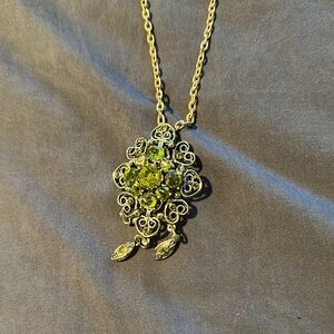 💜5 for $25 Elegant Gold and green Pendant Necklace